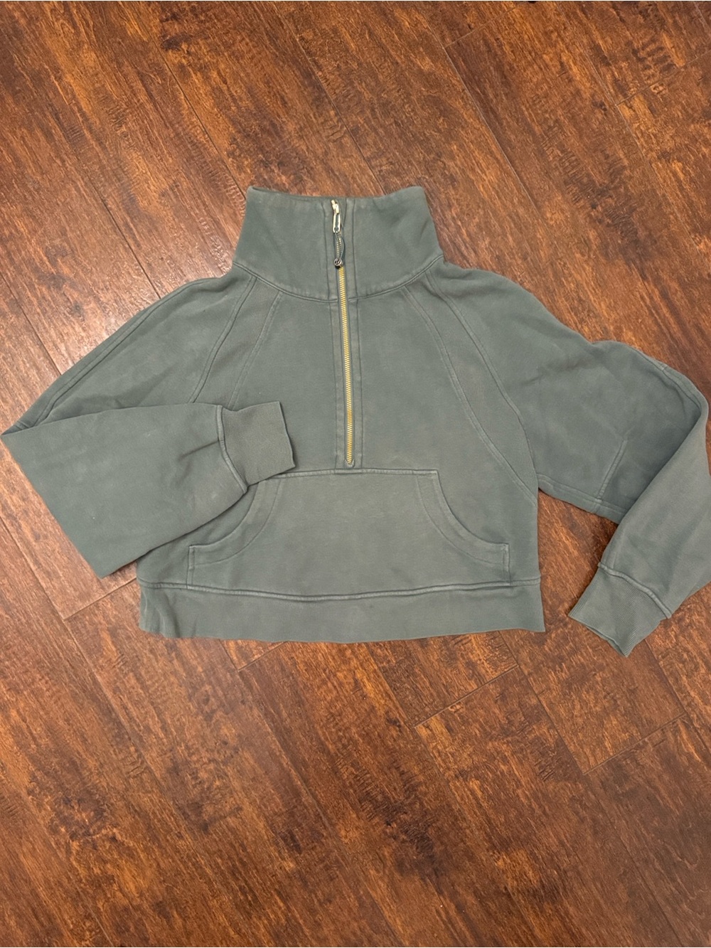 Lululemon Quarter zip Scuba crop